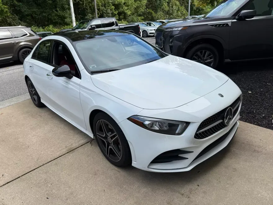 2022 Mercedes Benz A 220 4MATIC photo 1