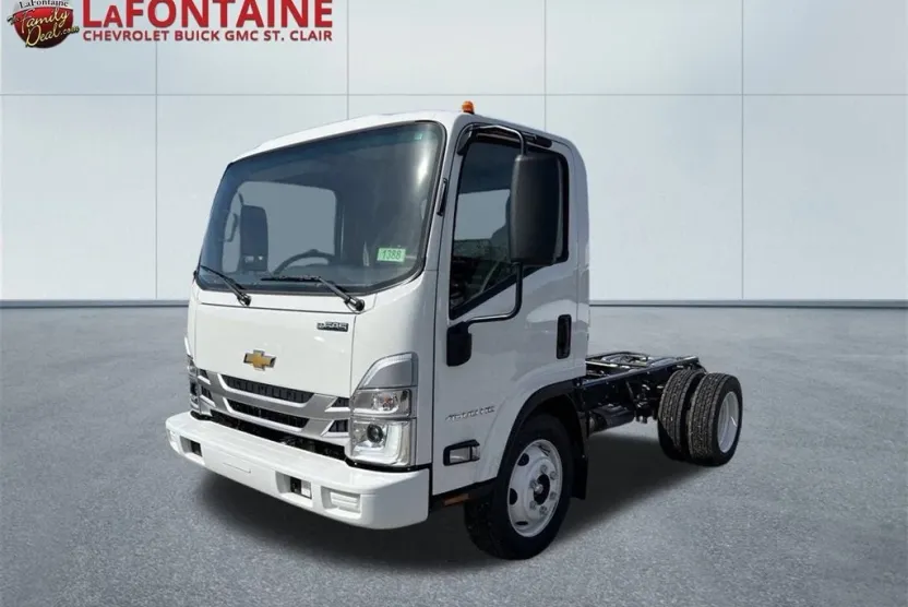 2024 Chevrolet Silverado 4500HD Base photo 1