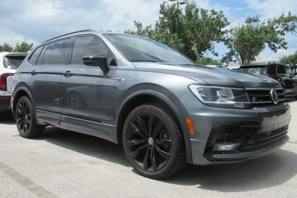 2021 Volkswagen Tiguan SE R-Line Black photo 1