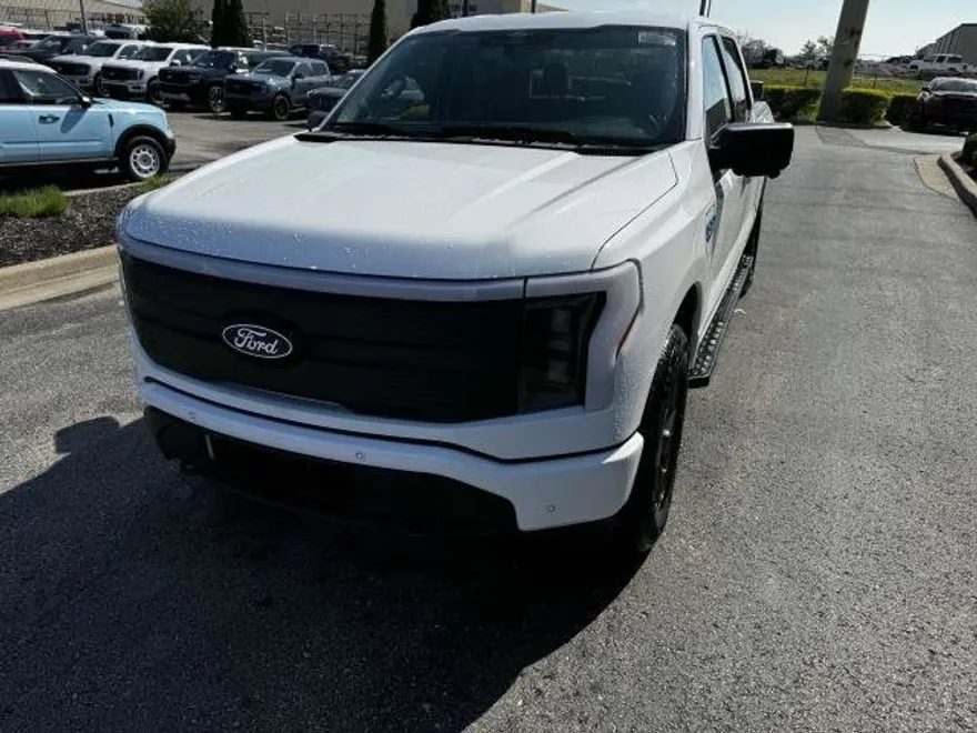2025 Ford F-150 Lightning photo 1