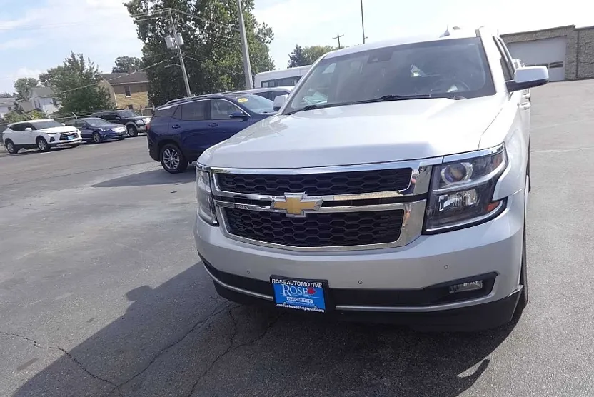 2017 Chevrolet Tahoe LT photo 1