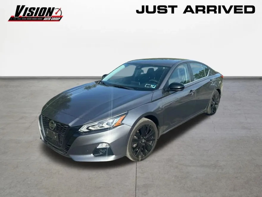 2022 Nissan Altima 2.5 SR photo 1