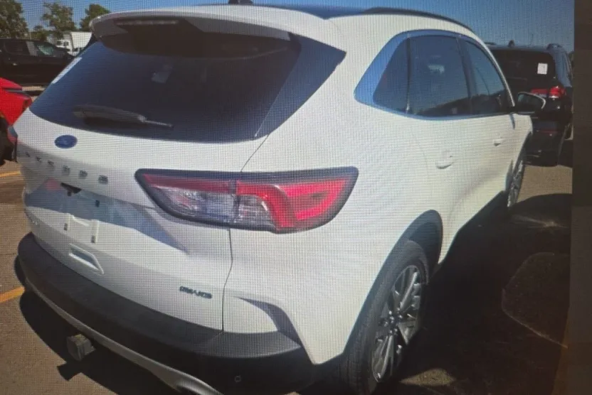 2022 Ford Escape Titanium photo 1