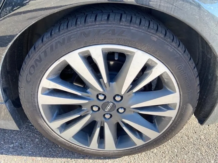 2017 Lincoln MKZ Reserve photo 1