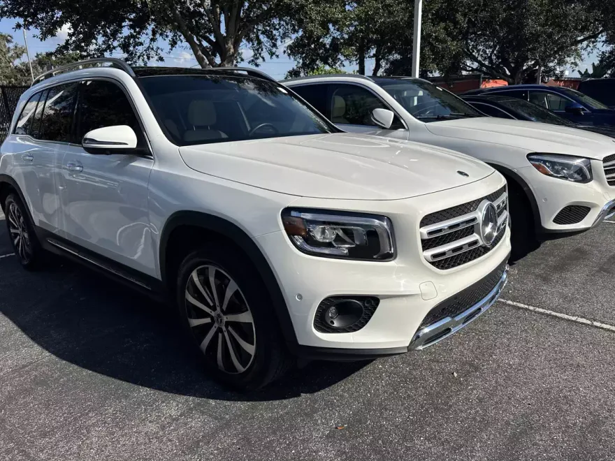 2022 Mercedes Benz GLB 250 photo 1