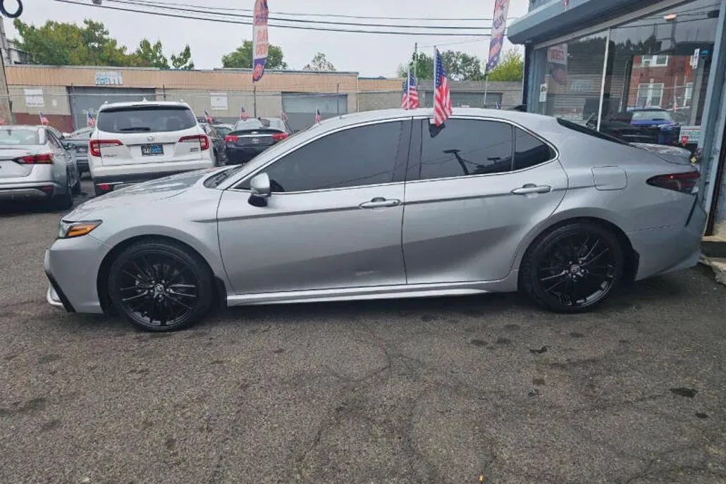 2021 Toyota Camry XSE photo 1