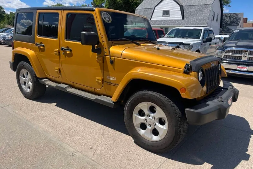 2014 Jeep Wrangler Unlimited Sahara photo 1