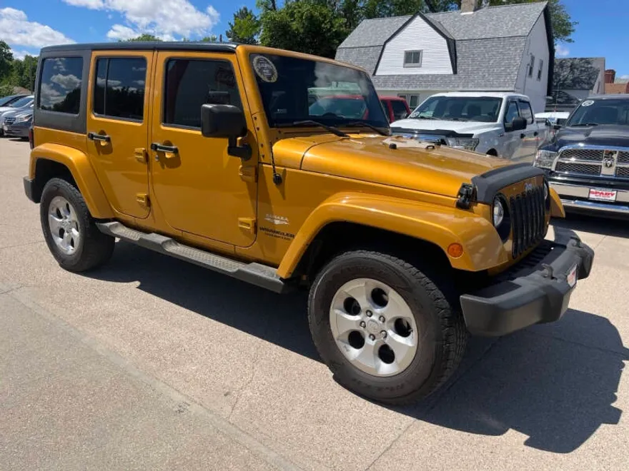 2014 Jeep Wrangler Unlimited Sahara photo 1