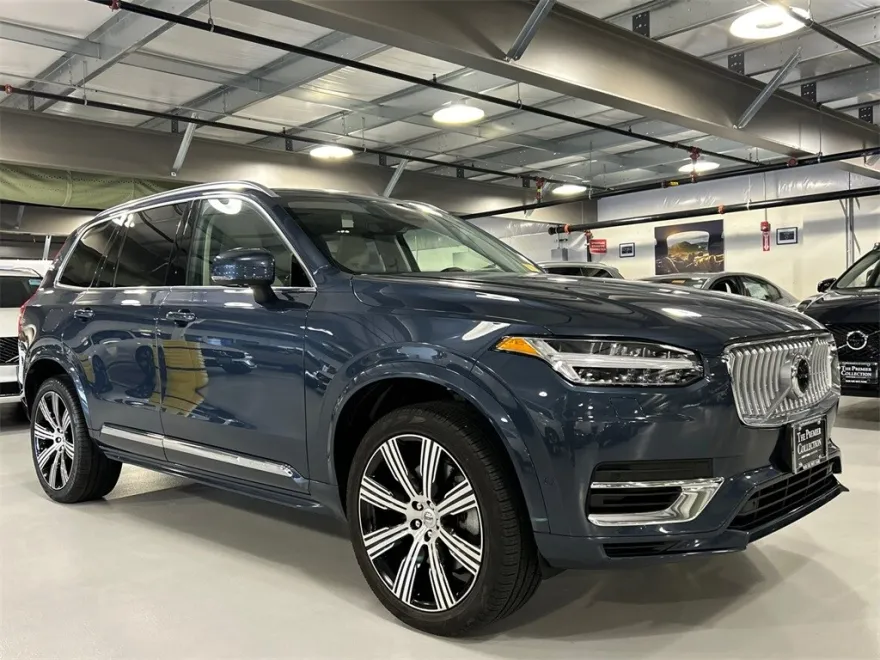 2024 Volvo XC90 T8 Ultimate photo 1