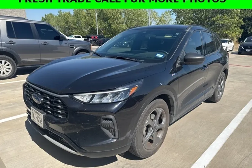2023 Ford Escape ST-Line photo 1