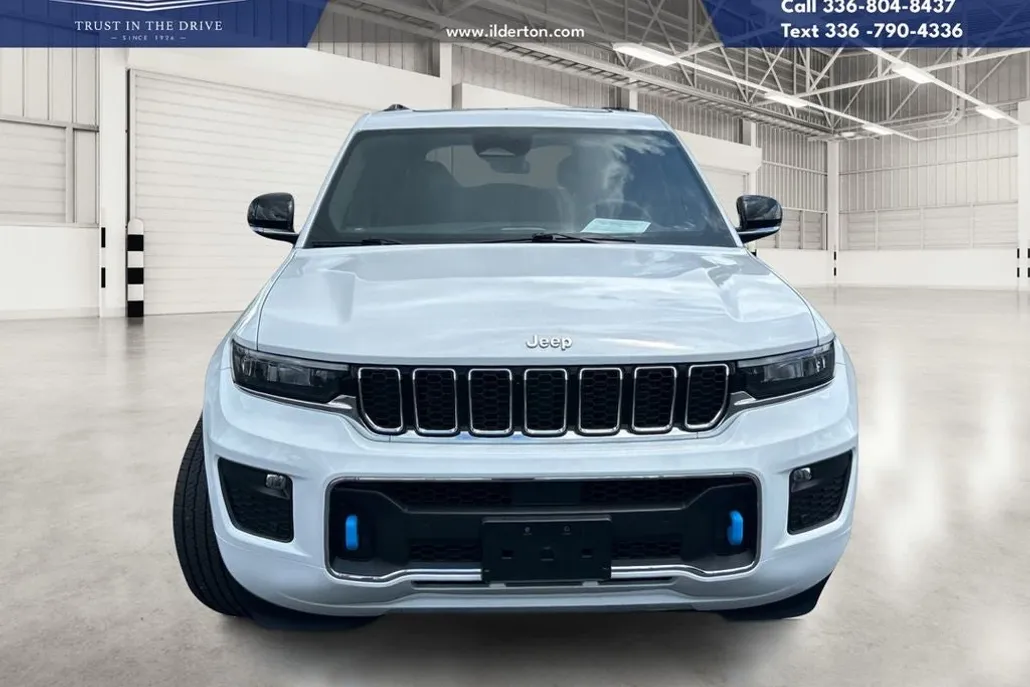 2023 Jeep Cherokee Overland 4xe photo 1