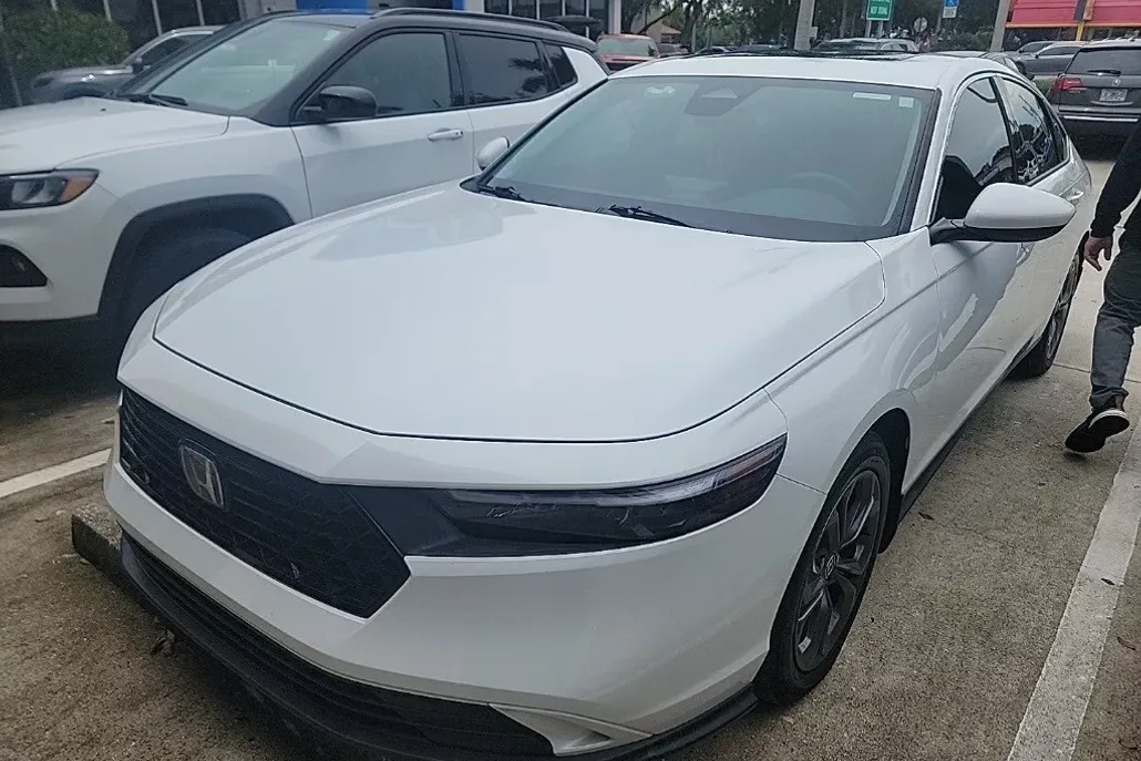 2023 Honda Accord EX photo 1