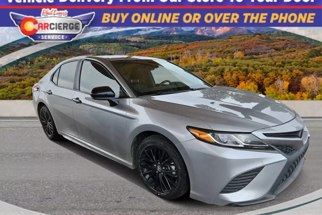 2020 Toyota Camry SE photo 1