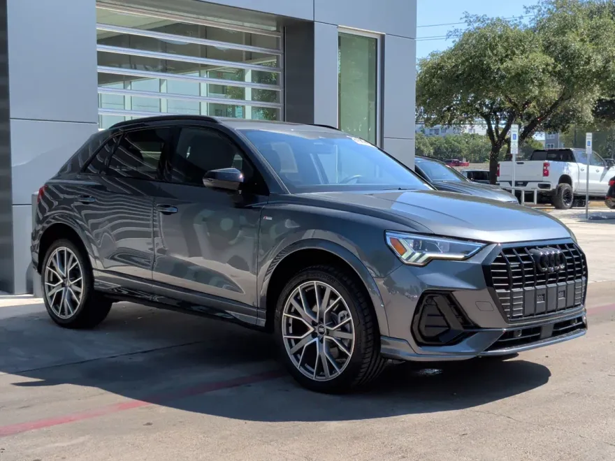 2025 Audi Q3 S line Premium Plus photo 1