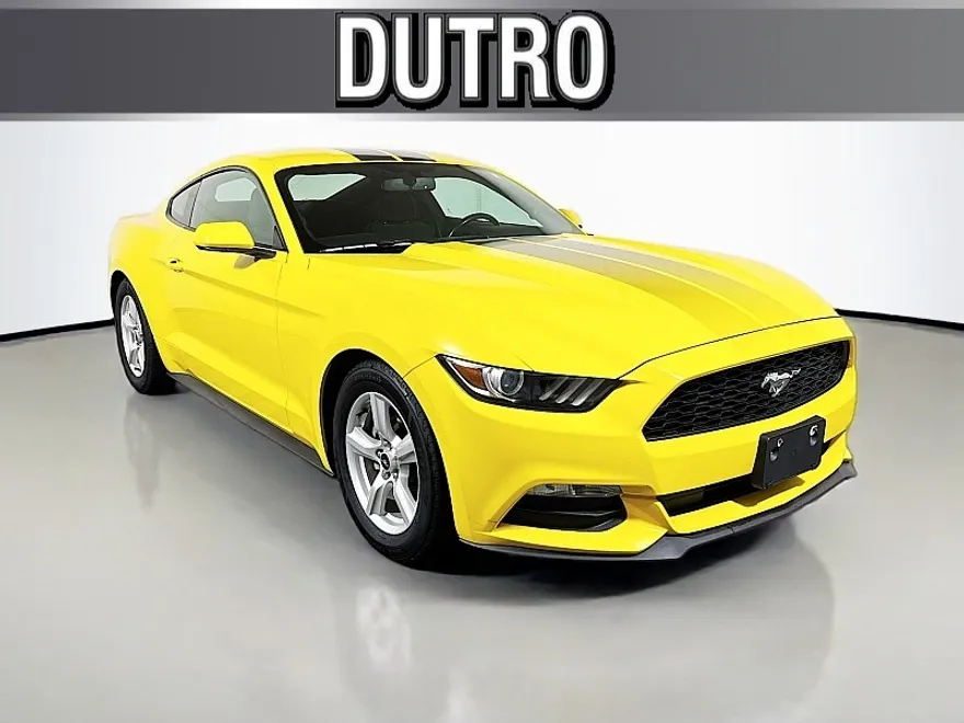 2017 Ford Mustang V6 photo 1