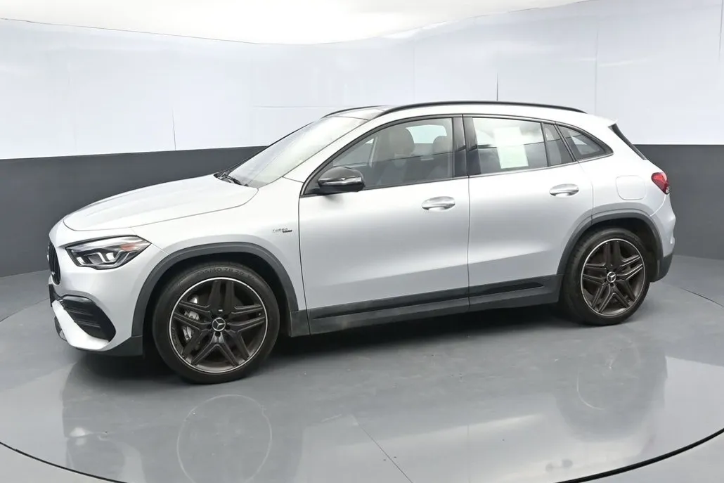 2021 Mercedes Benz GLA 35 AMG photo 1