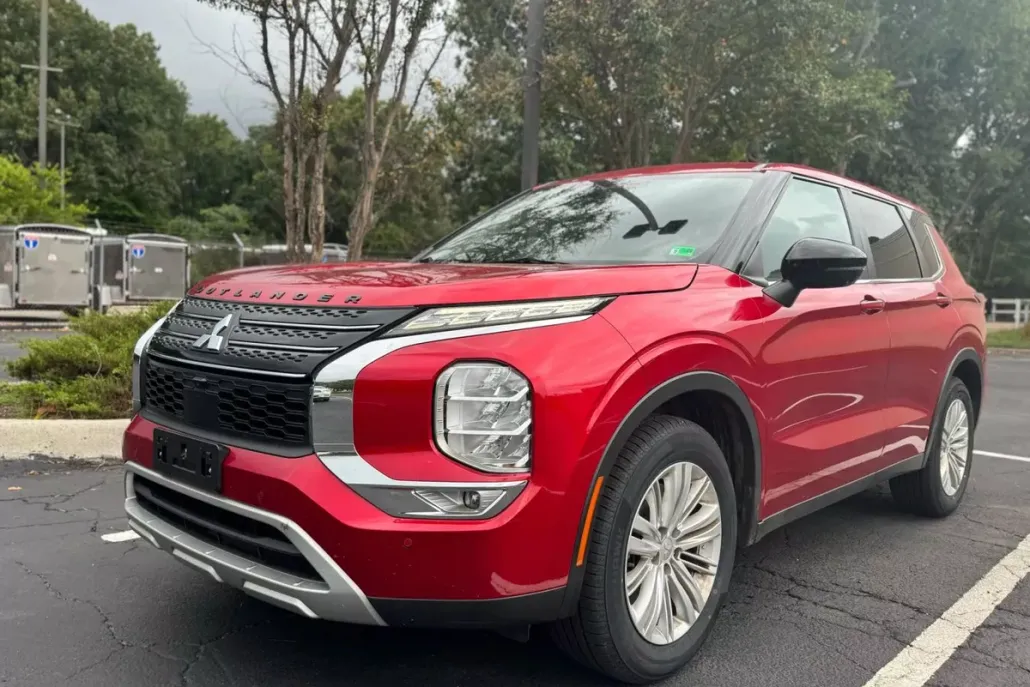 2022 Mitsubishi Outlander SE photo 1