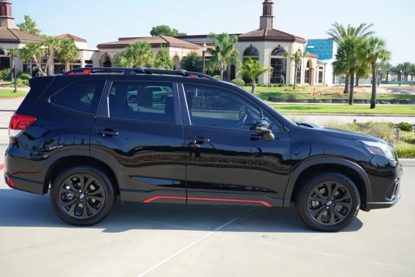 2022 Subaru Forester Sport photo 1