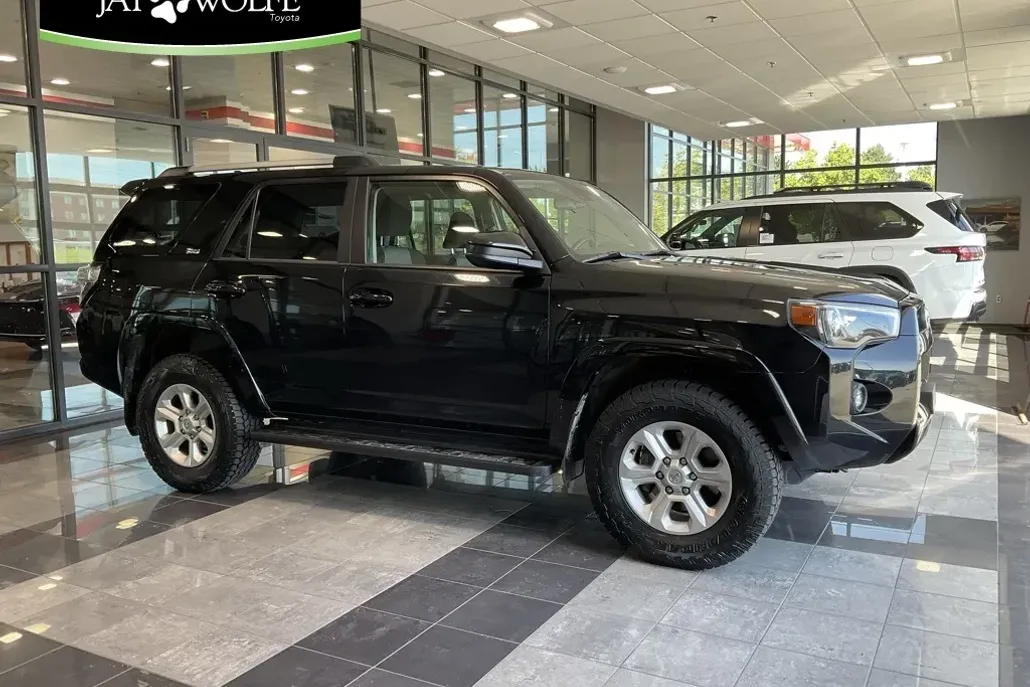 2024 Toyota 4Runner SR5 4WD photo 1
