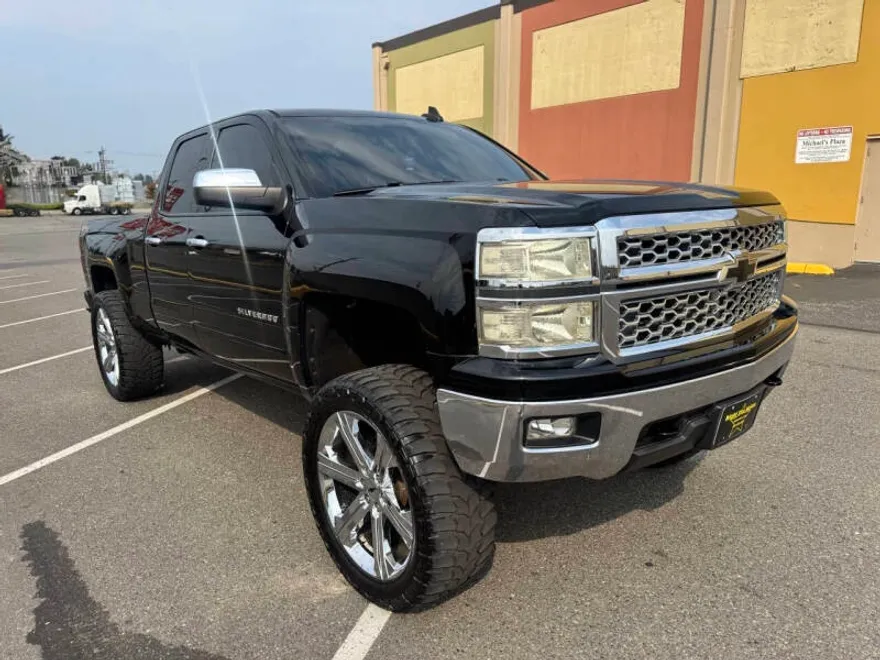 2015 Chevrolet Silverado 1500 LT photo 1