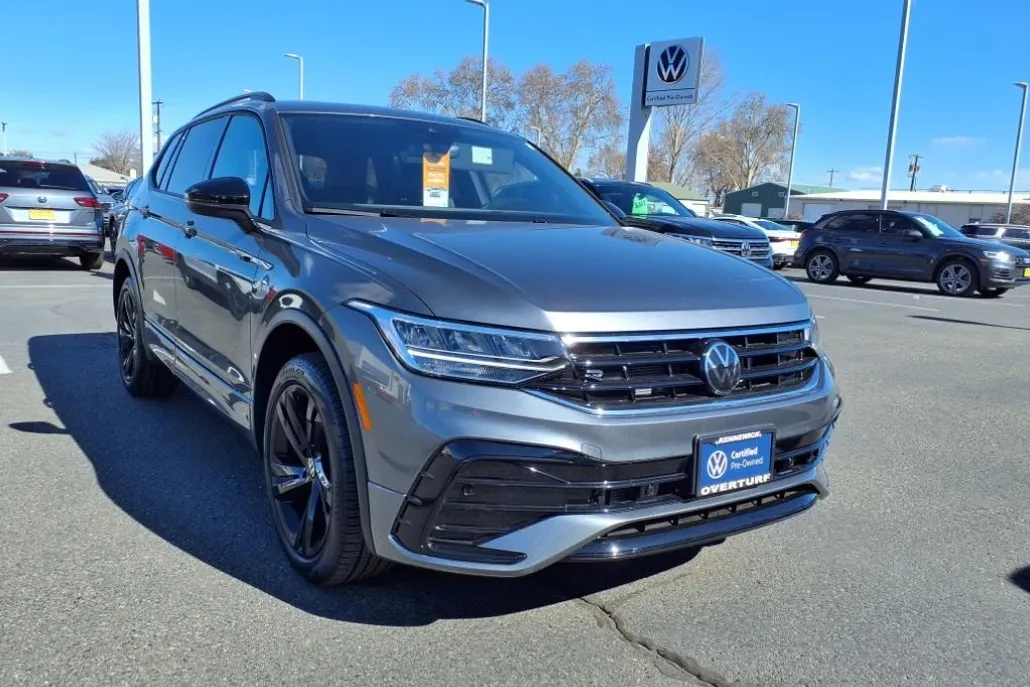 2024 Volkswagen Tiguan SE R-Line Black photo 1