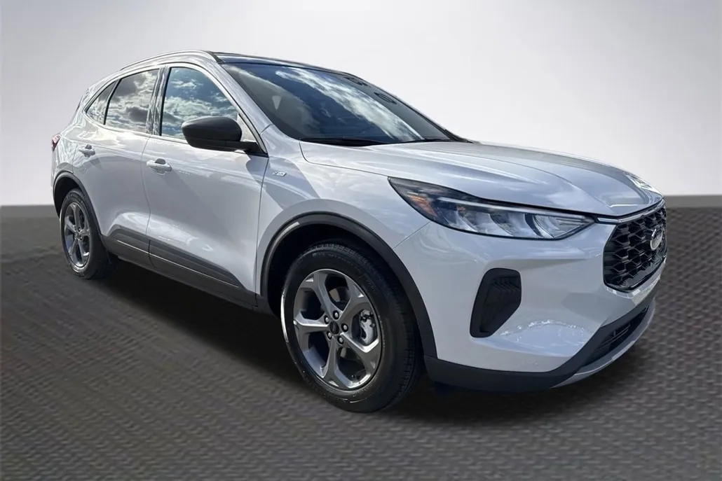 2025 Ford Escape ST-Line photo 1