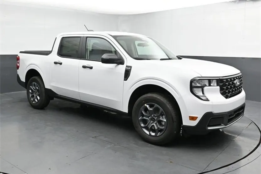 2025 Ford Maverick XLT photo 1