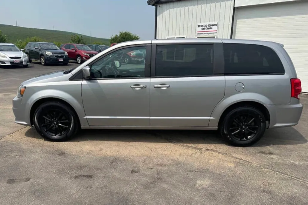 2020 Dodge Grand Caravan GT photo 1