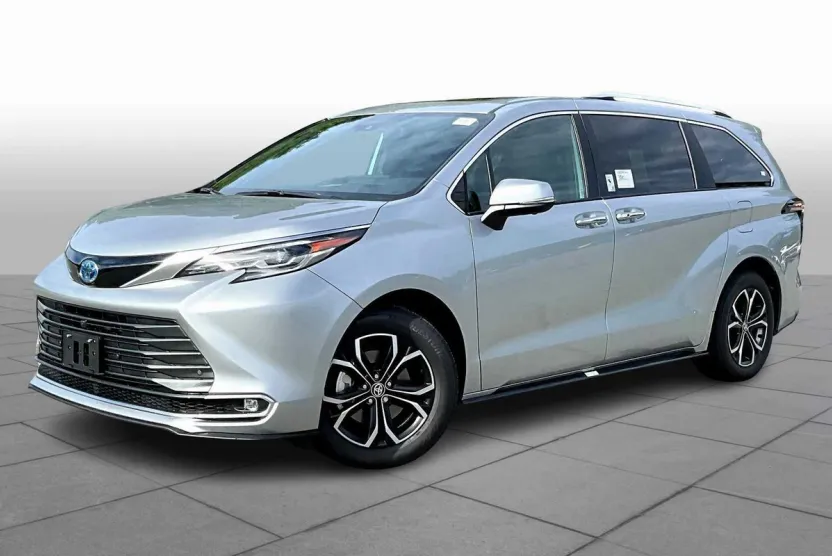 2025 Toyota Sienna Platinum photo 1