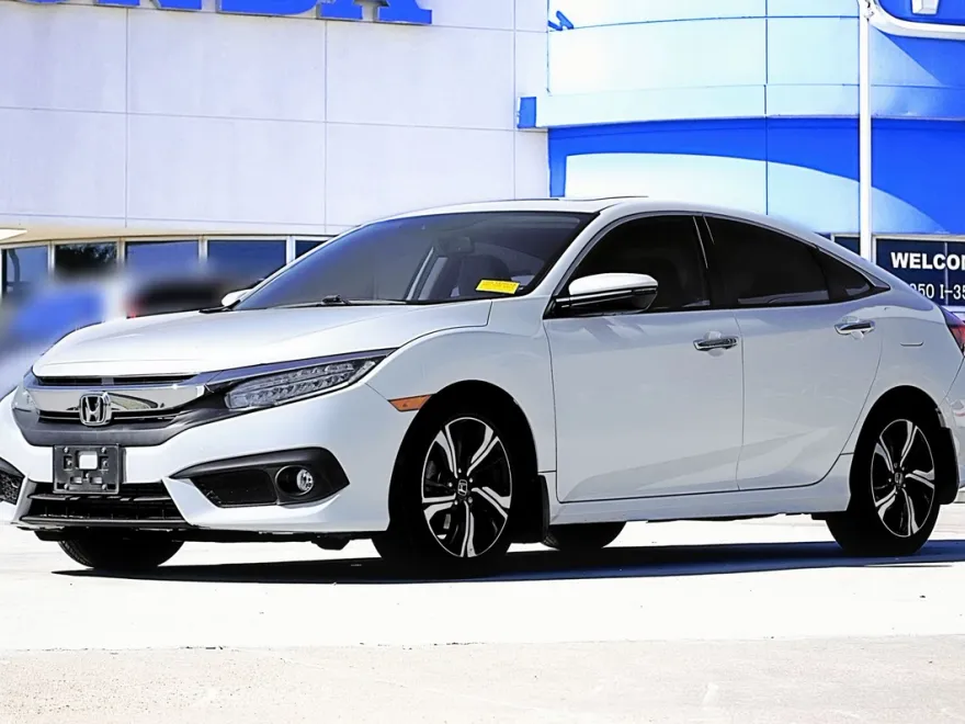 2016 Honda Civic Touring photo 1
