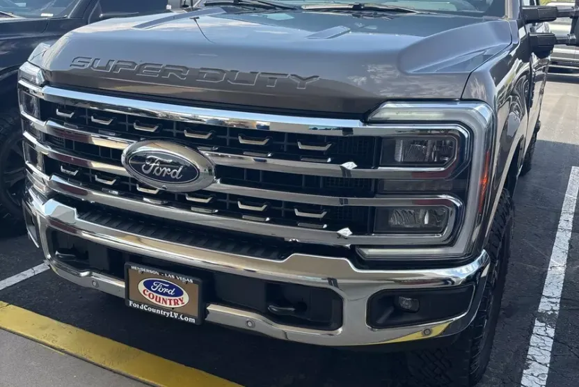 2023 Ford F-250 Lariat photo 1