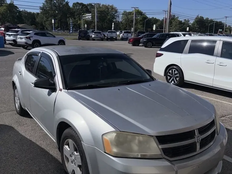 2008 Dodge Avenger SE photo 1