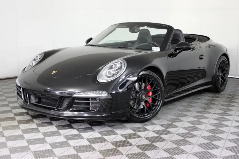 2015 Porsche 911 4 GTS photo 1