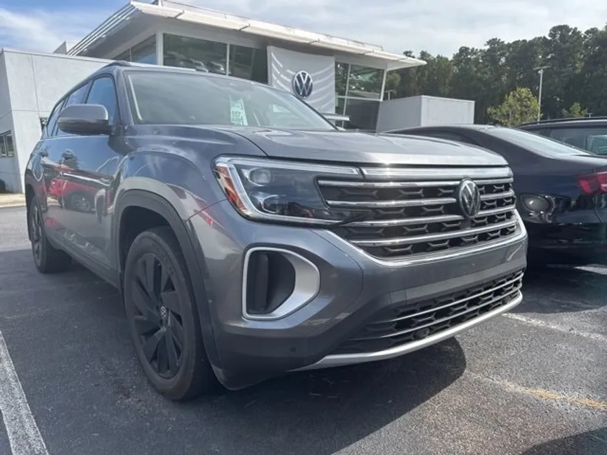 2024 Volkswagen Atlas SE Technology photo 1