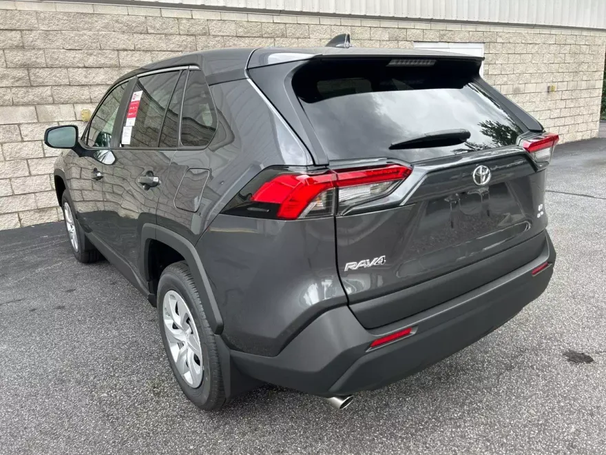2025 Toyota RAV4 LE photo 1