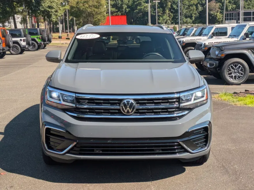 2021 Volkswagen Atlas Cross Sport V6 SE Technology R-Line photo 1
