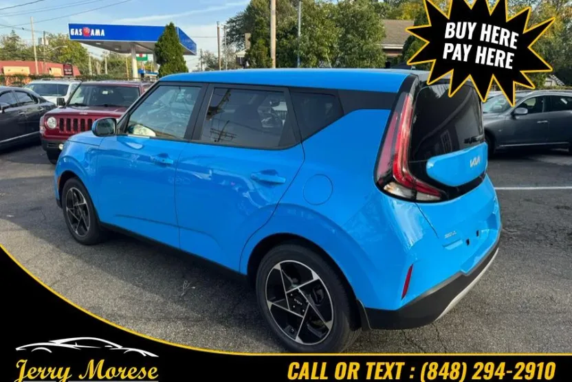 2024 Kia Soul EX photo 1