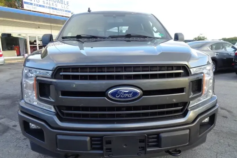 2019 Ford F-150 XLT photo 1