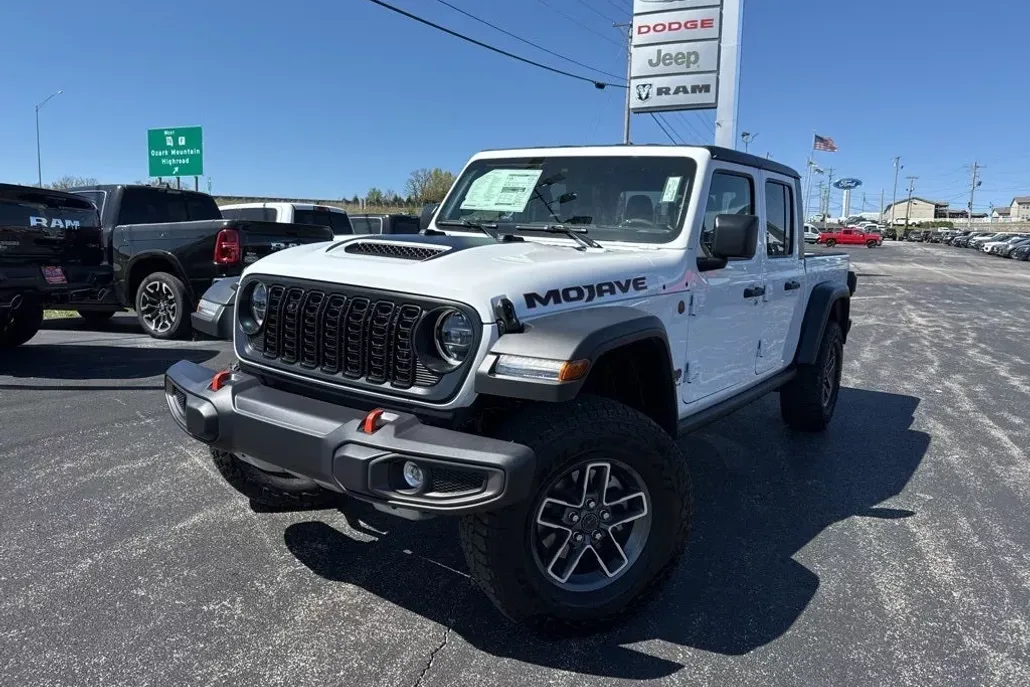 2025 Jeep Gladiator Mojave photo 1