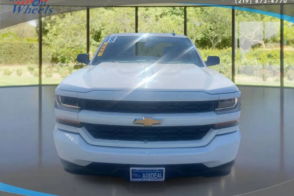2018 Chevrolet Silverado 1500 Custom photo 1
