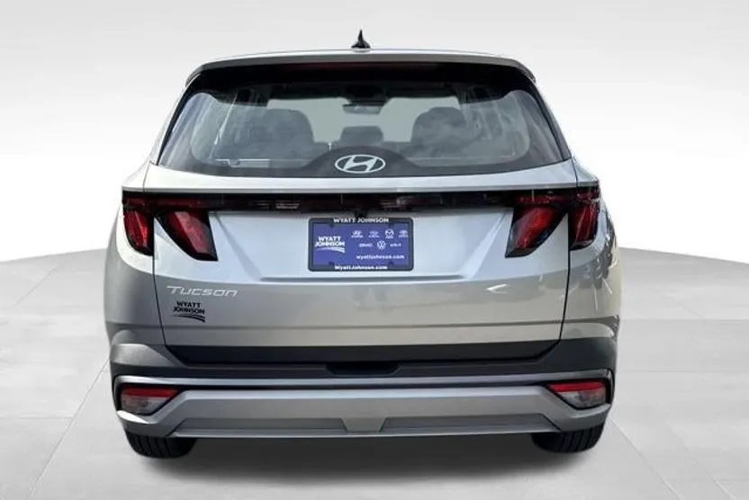 2026 Hyundai Tucson SE photo 1