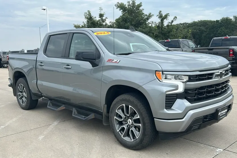 2024 Chevrolet Silverado 1500 RST photo 1