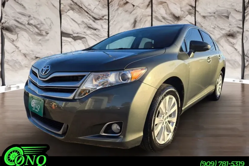 2013 Toyota Venza LE photo 1