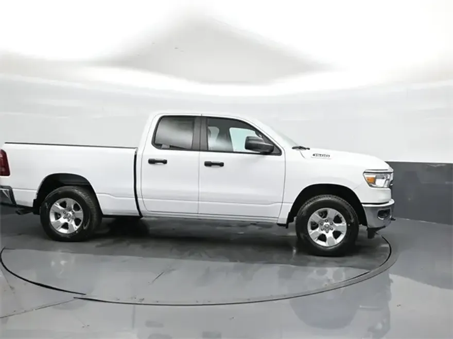 2024 Ram 1500 Tradesman photo 1
