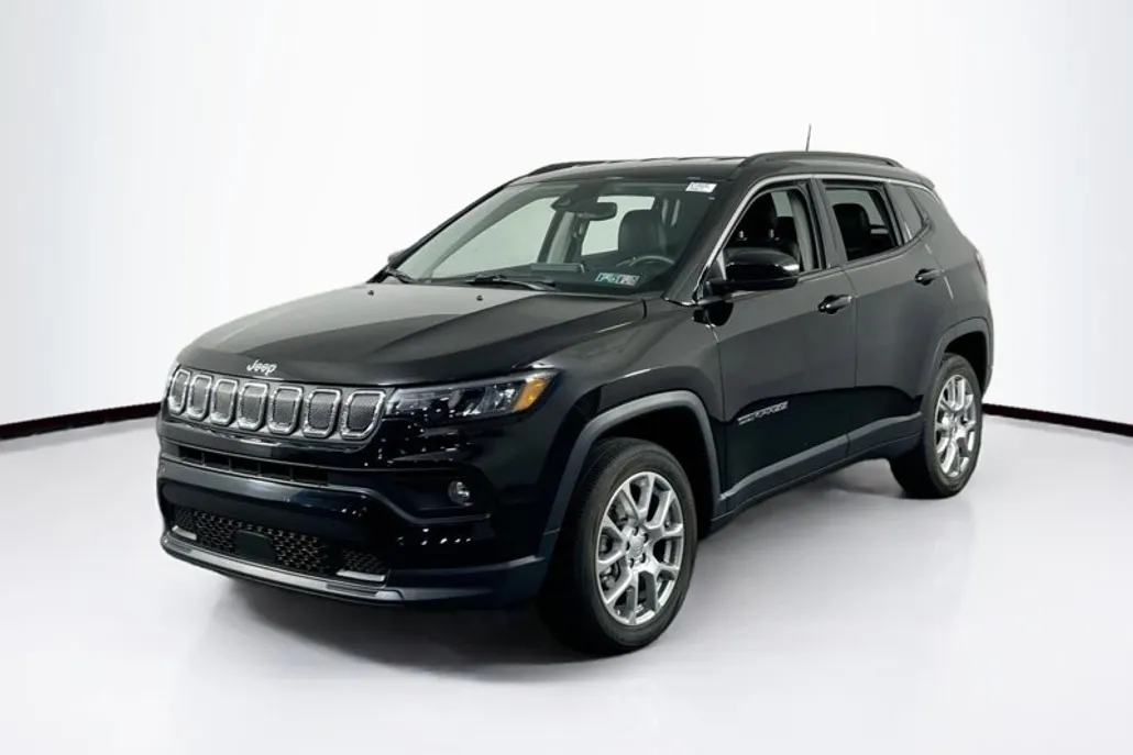 2022 Jeep Compass Latitude Lux photo 1