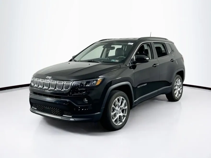 2022 Jeep Compass Latitude Lux photo 1