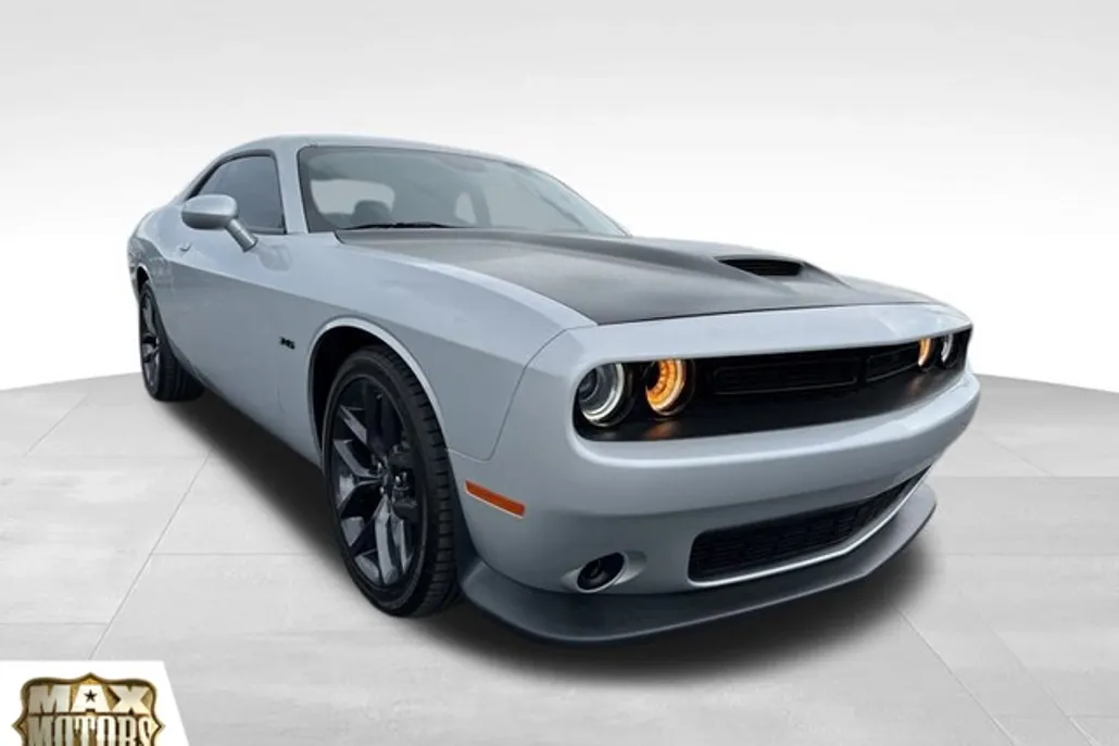 2022 Dodge Challenger R/T photo 1