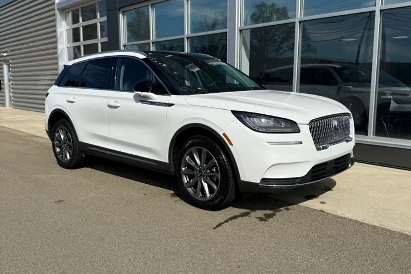 2022 Lincoln Corsair Standard photo 1