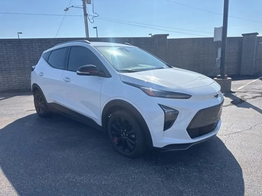 2023 Chevrolet Bolt EUV photo 1