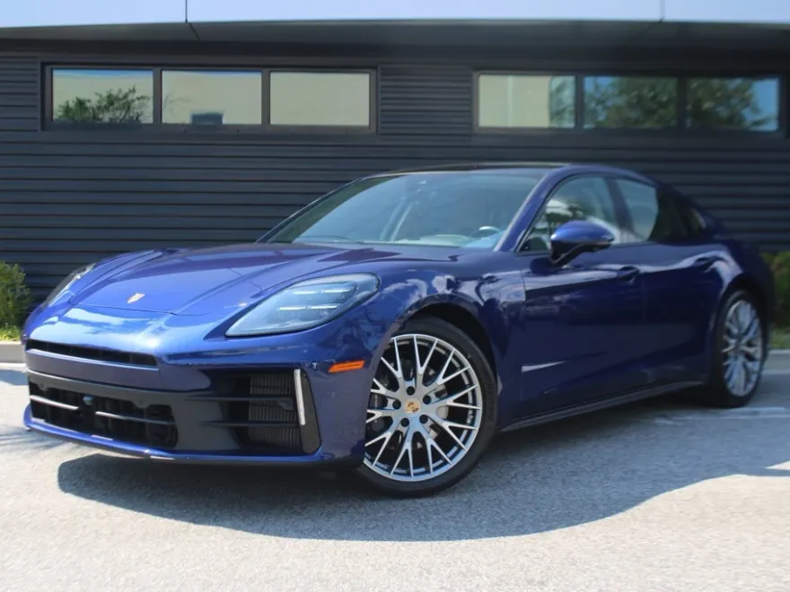 2025 Porsche Panamera Base photo 1